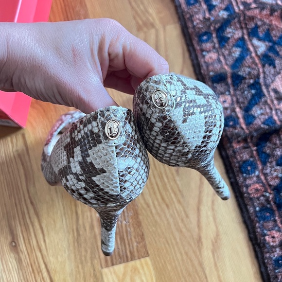 Ivanka Trump Heels - Picture 4 of 8